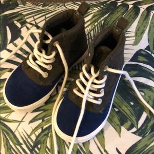 Old Navy Lace-Up Sneakers